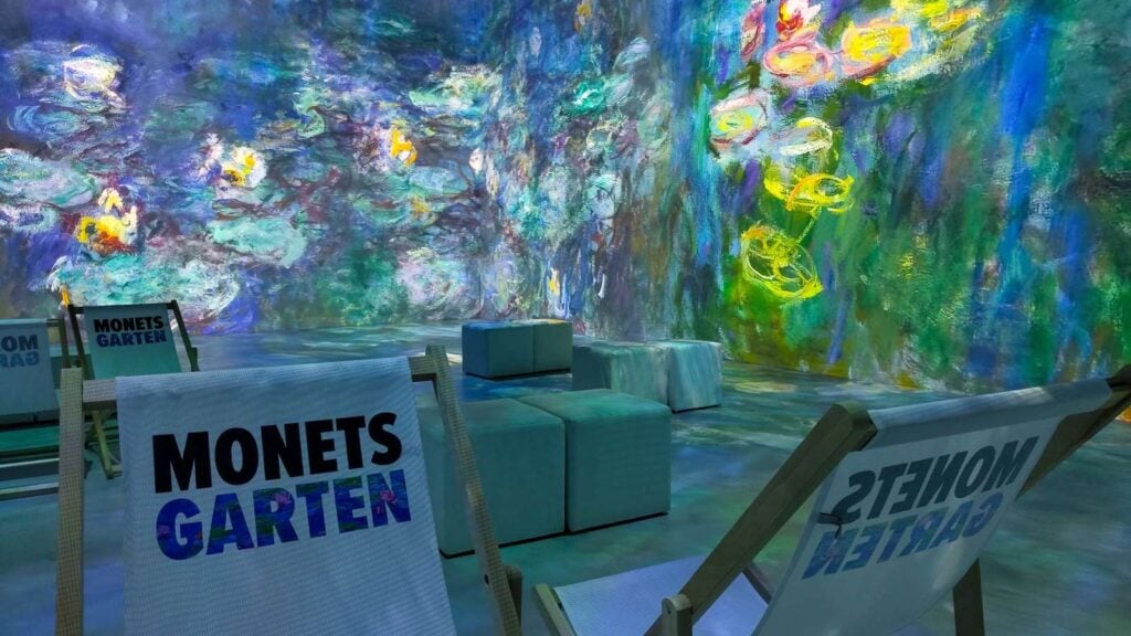 33108541-bilder-von-der-immersiven-ausstellung-monets-garten-im-utopia-muenchen-1vMH - IN München - Das Stadtmagazin Bilder von der immersiven Ausstellung „Monets Garten“ im Utopia