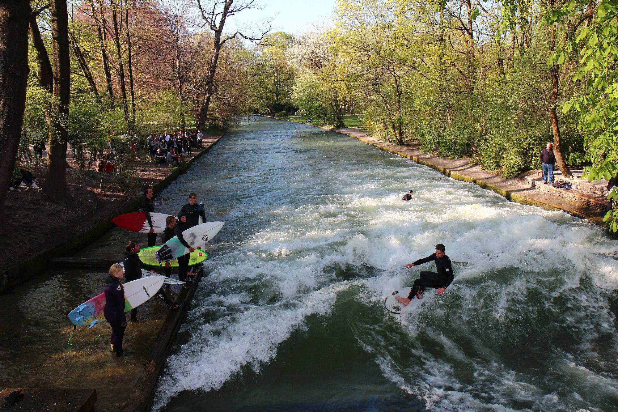 Eisbachwelle im Eisbach - IN Mnchen