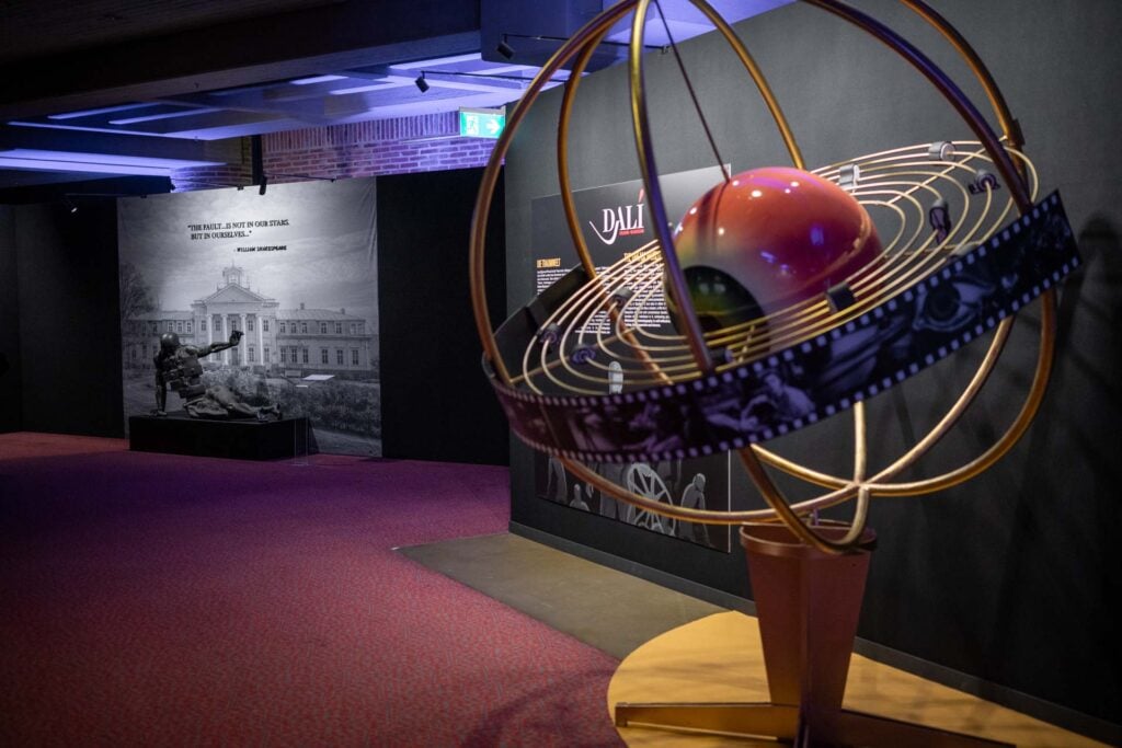 dali-spellbound-erste-bilder-von-der-ausstellung-im-fat-cat-muenchen-103 - IN München - Das Stadtmagazin Dalí: Spellbound - Erste Bilder von der Ausstellung im Fat Cat